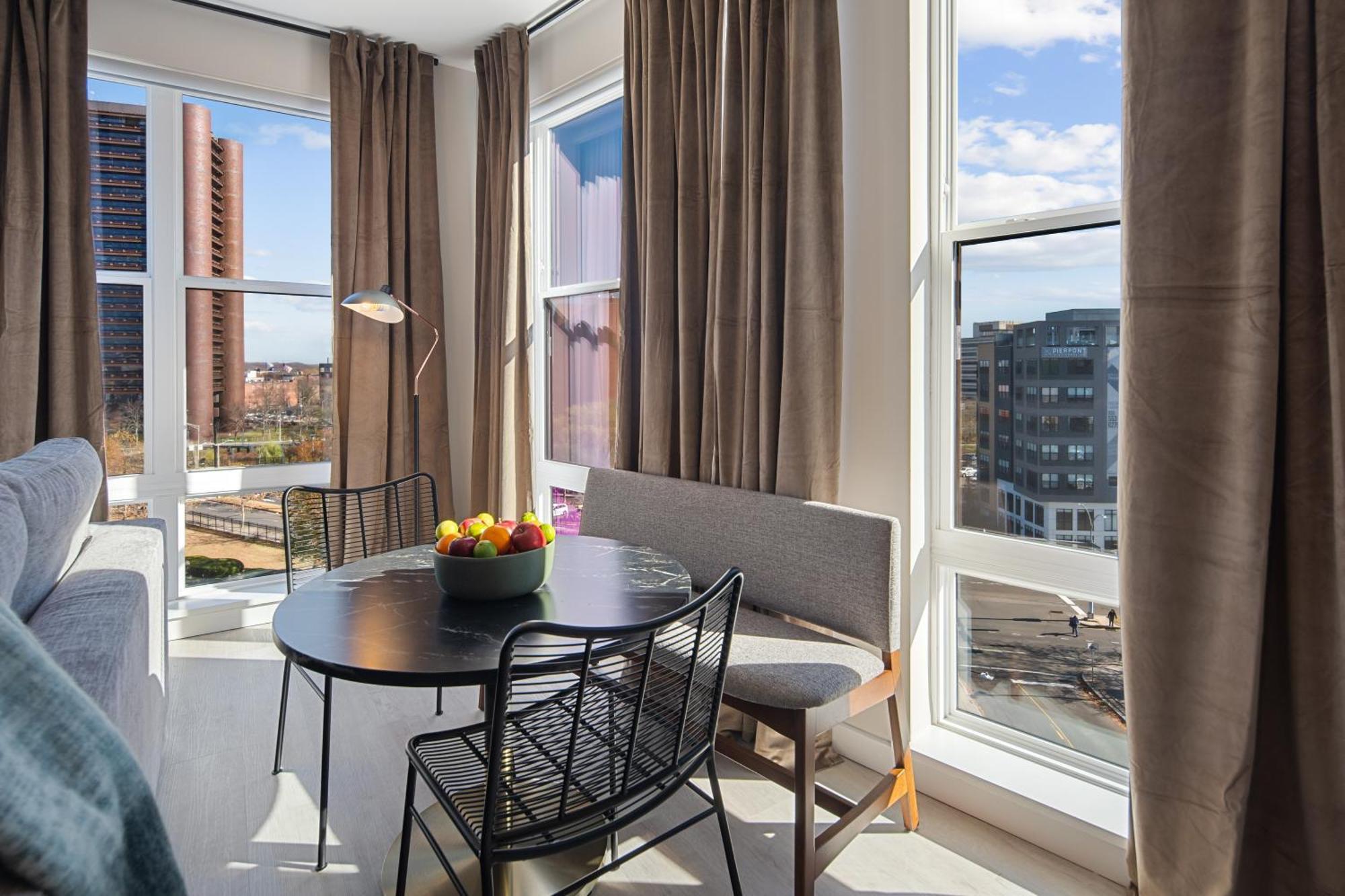 Luxury Furnished By Hyatus Downtown At Yale 3* New Haven