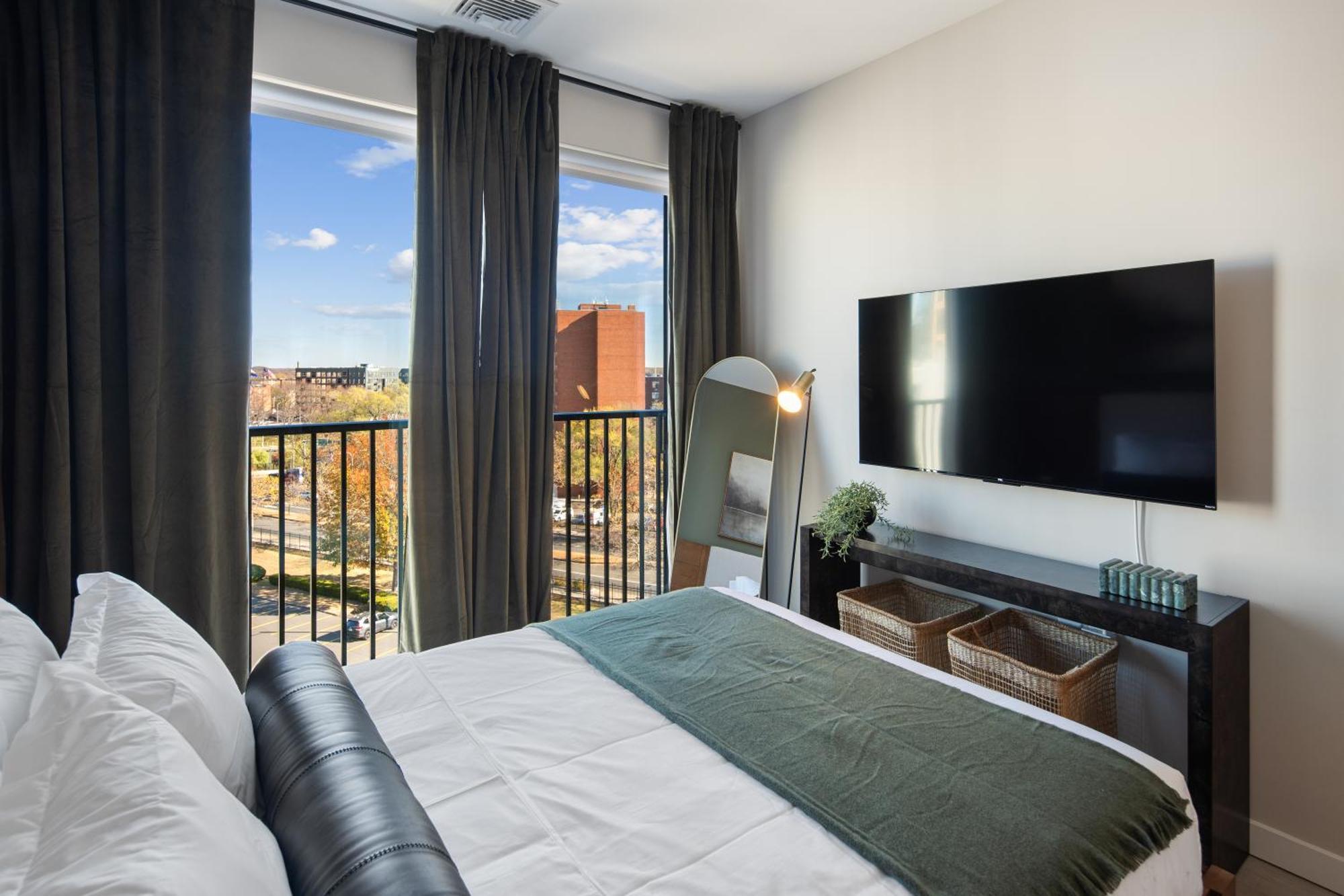 Luxury Furnished By Hyatus Downtown At Yale New Haven