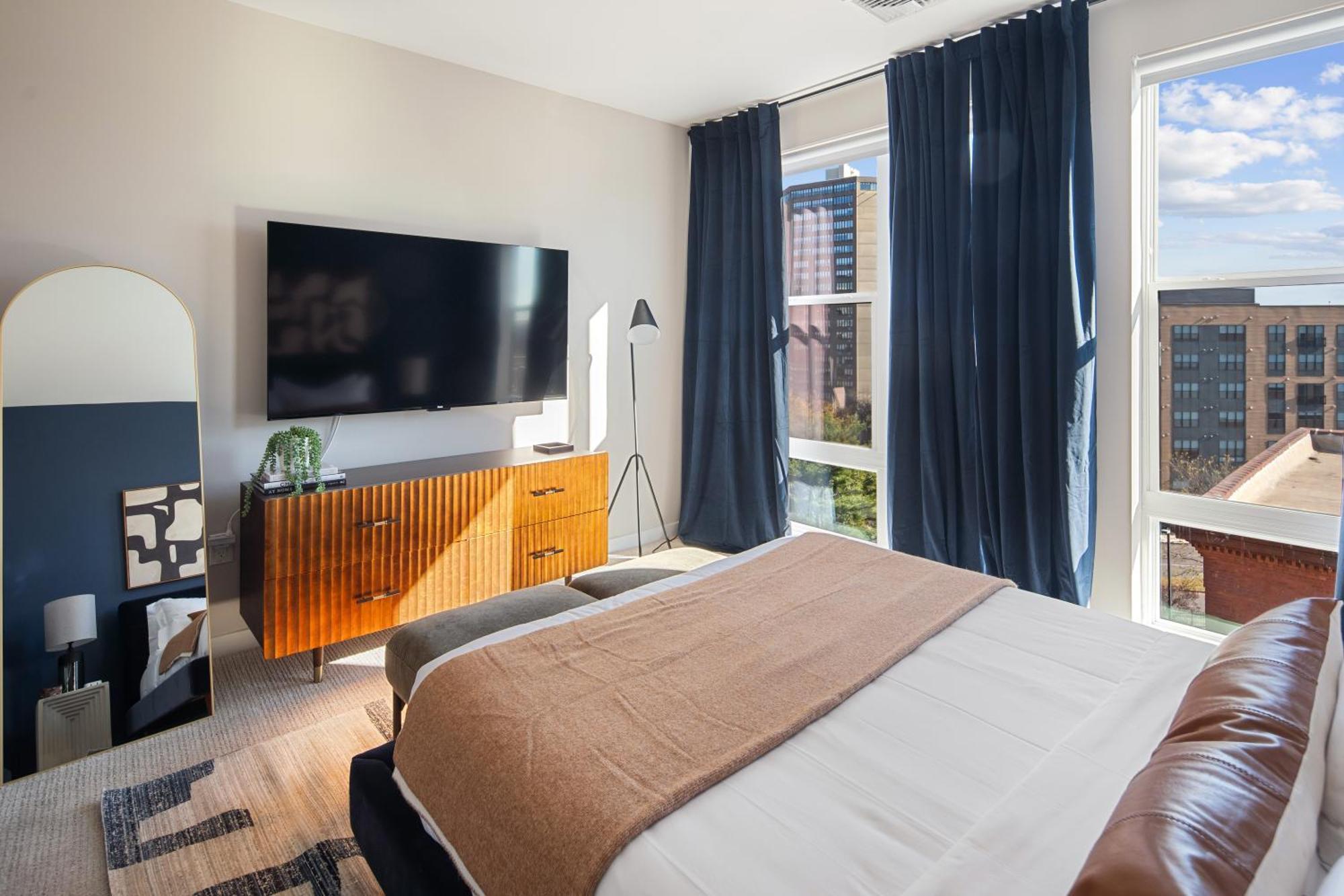 Luxury Furnished By Hyatus Downtown At Yale Apart-hotel