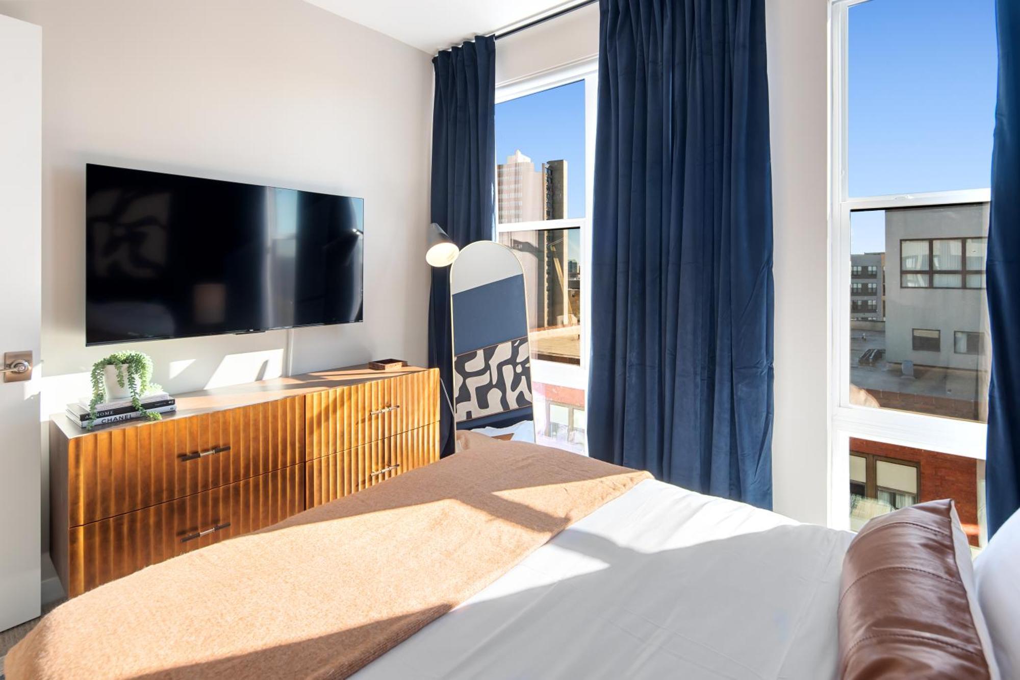 Luxury Furnished By Hyatus Downtown At Yale 3*