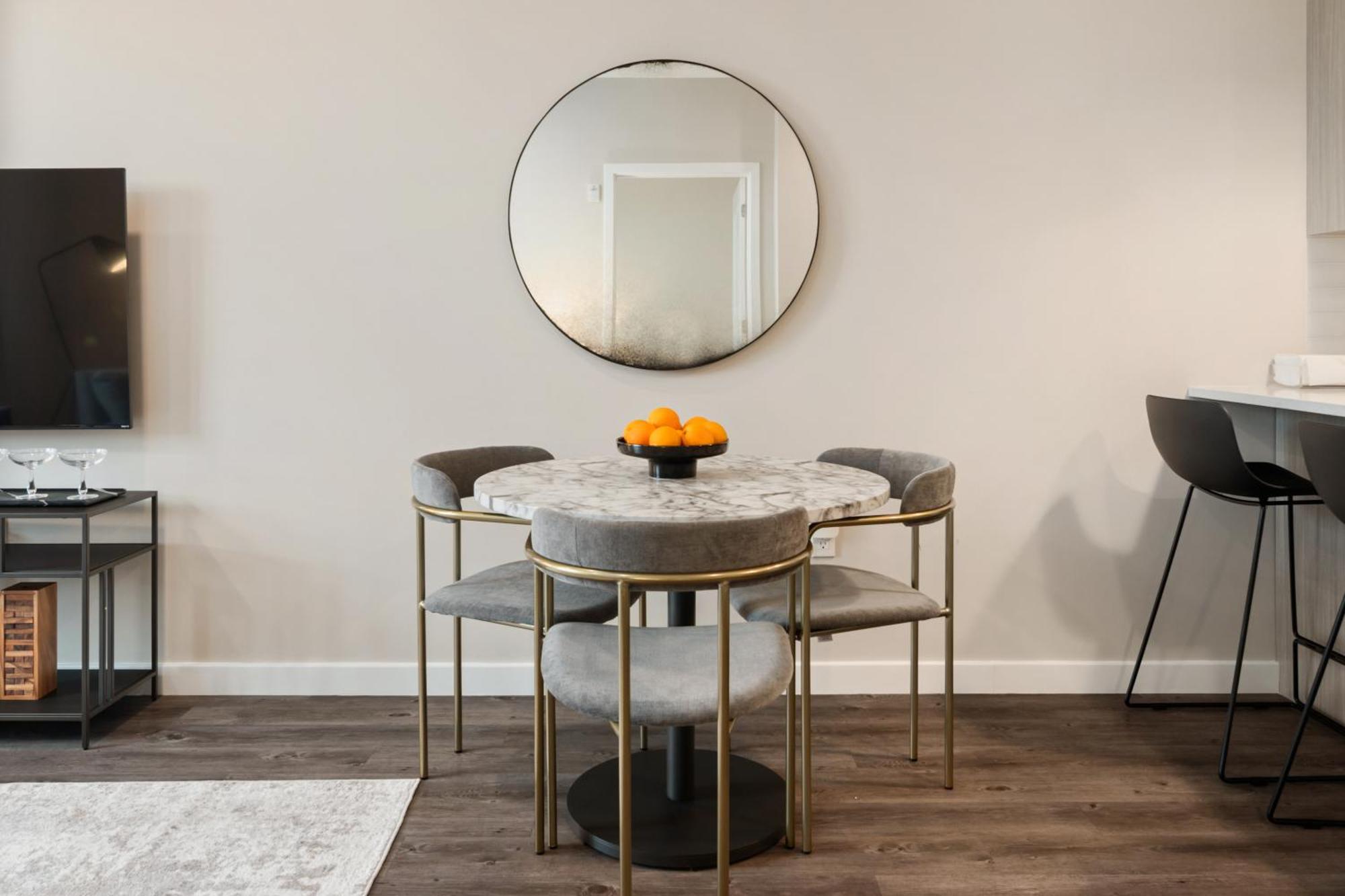 Luxury Furnished By Hyatus Downtown At Yale Aparthotel 3*