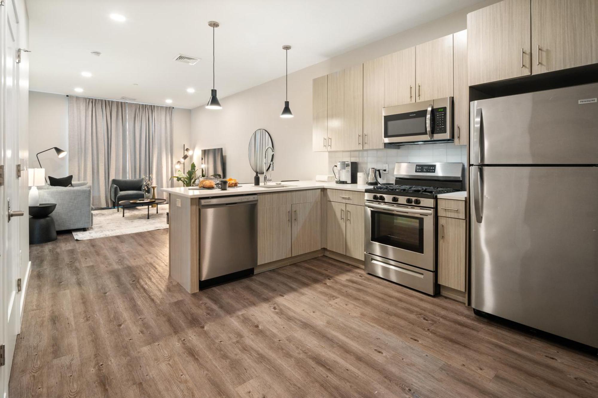 Luxury Furnished By Hyatus Downtown At Yale Apart-hotel